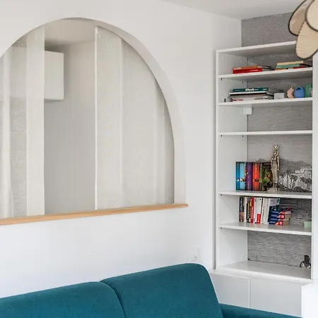 Charming Parisian Away From In The Heart Of * Parigi