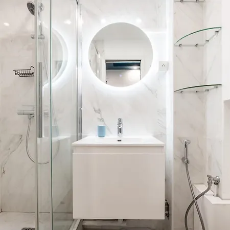Charming Parisian Away From In The Heart Of Appartamento